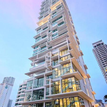 Sunrise Gurney Premium Executive City/Seafront Suite - Penang George Town Bagian luar foto