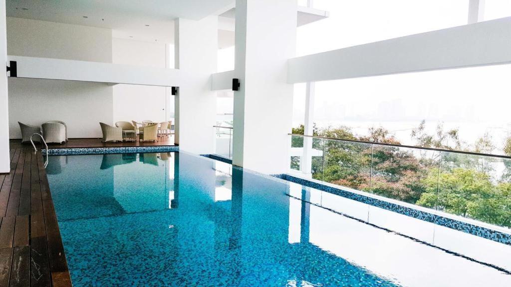 Sunrise Gurney Premium Executive City/Seafront Suite - Penang George Town Bagian luar foto