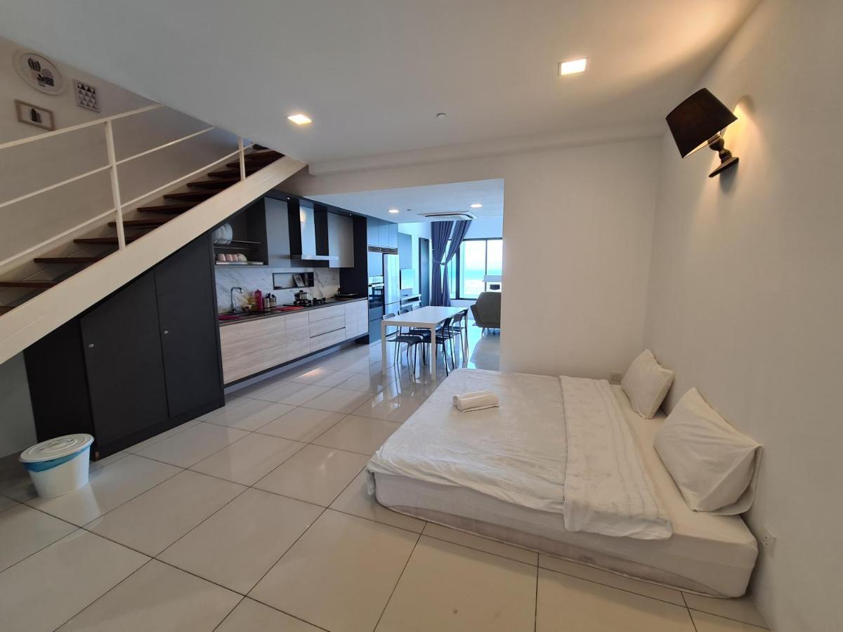 Sunrise Gurney Premium Executive City/Seafront Suite - Penang George Town Bagian luar foto