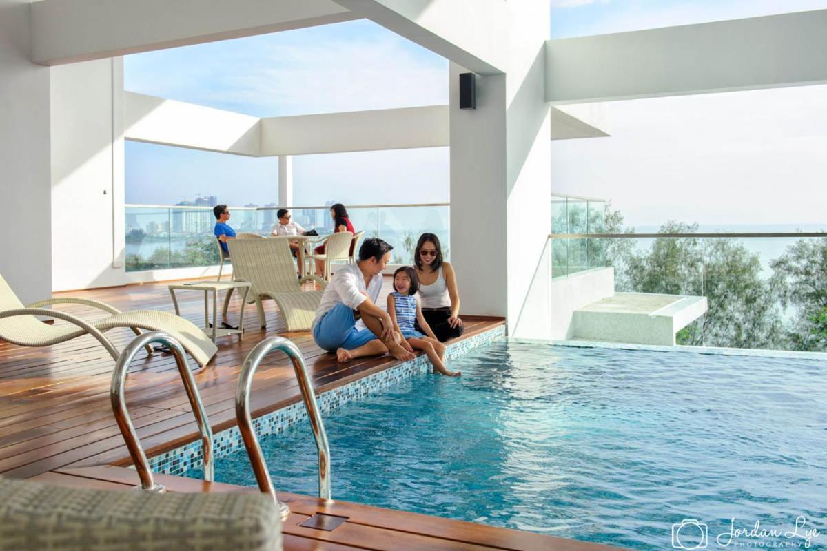 Sunrise Gurney Premium Executive City/Seafront Suite - Penang George Town Bagian luar foto