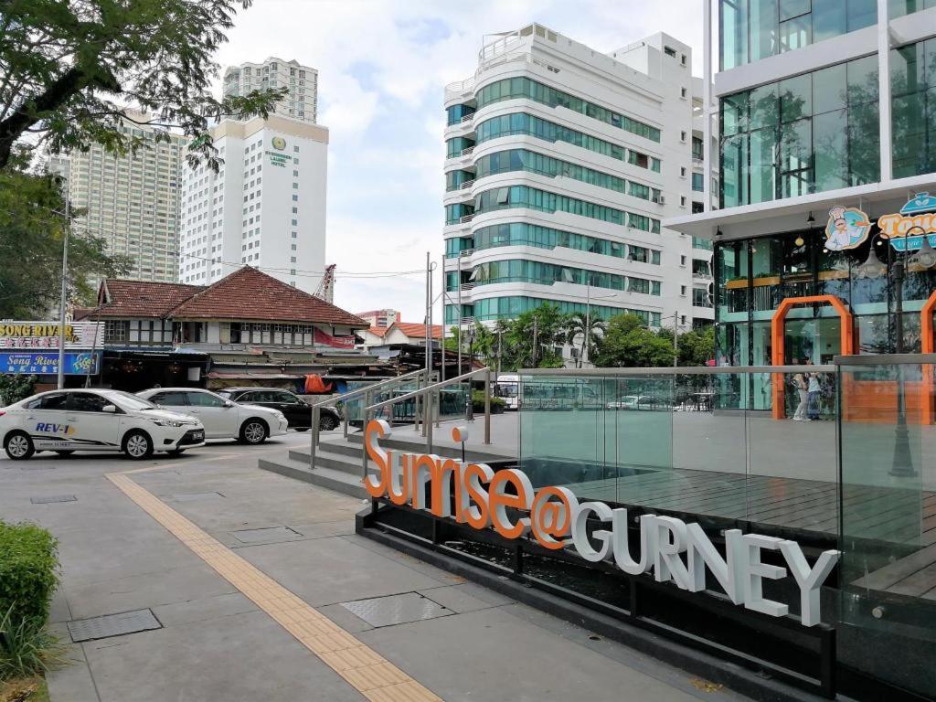 Sunrise Gurney Premium Executive City/Seafront Suite - Penang George Town Bagian luar foto