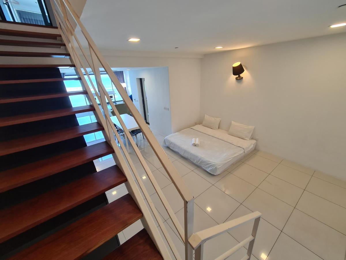 Sunrise Gurney Premium Executive City/Seafront Suite - Penang George Town Bagian luar foto