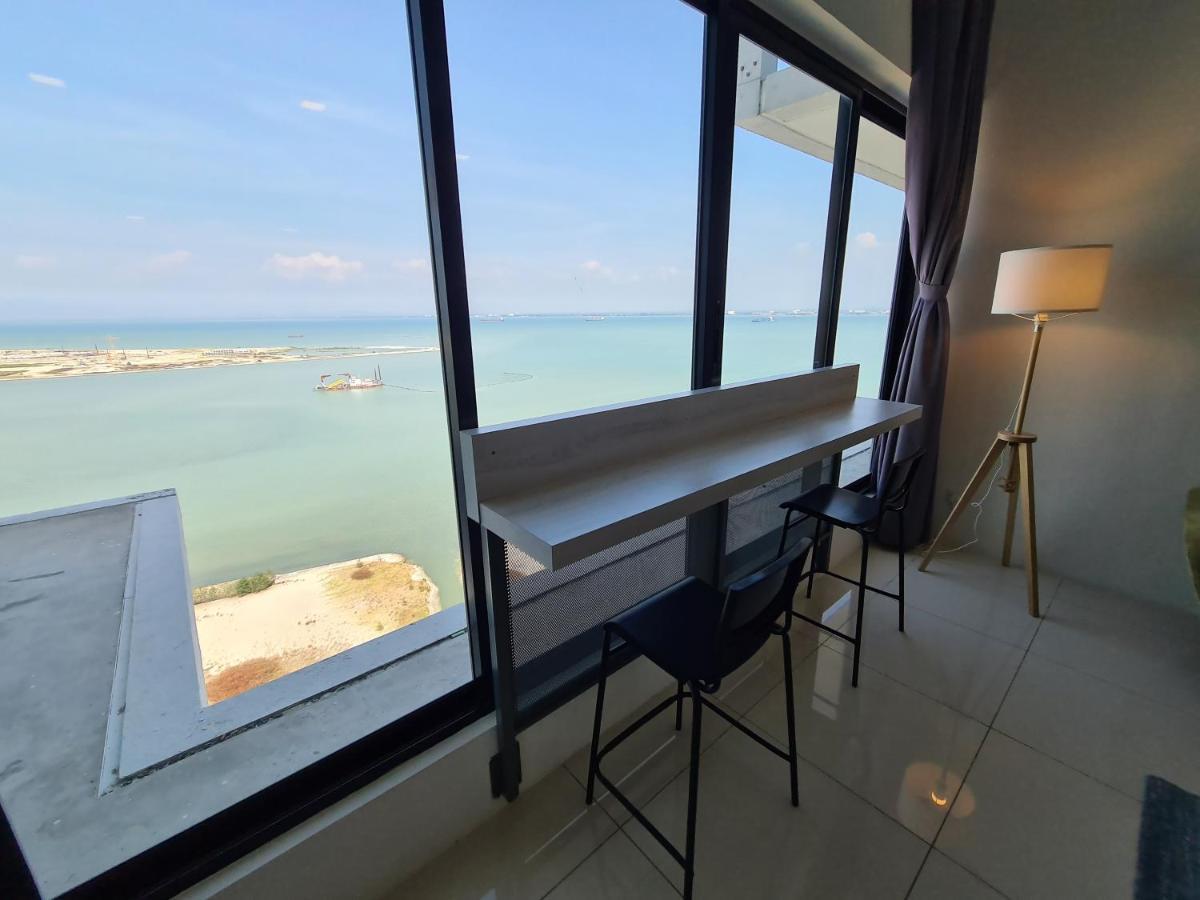 Sunrise Gurney Premium Executive City/Seafront Suite - Penang George Town Bagian luar foto