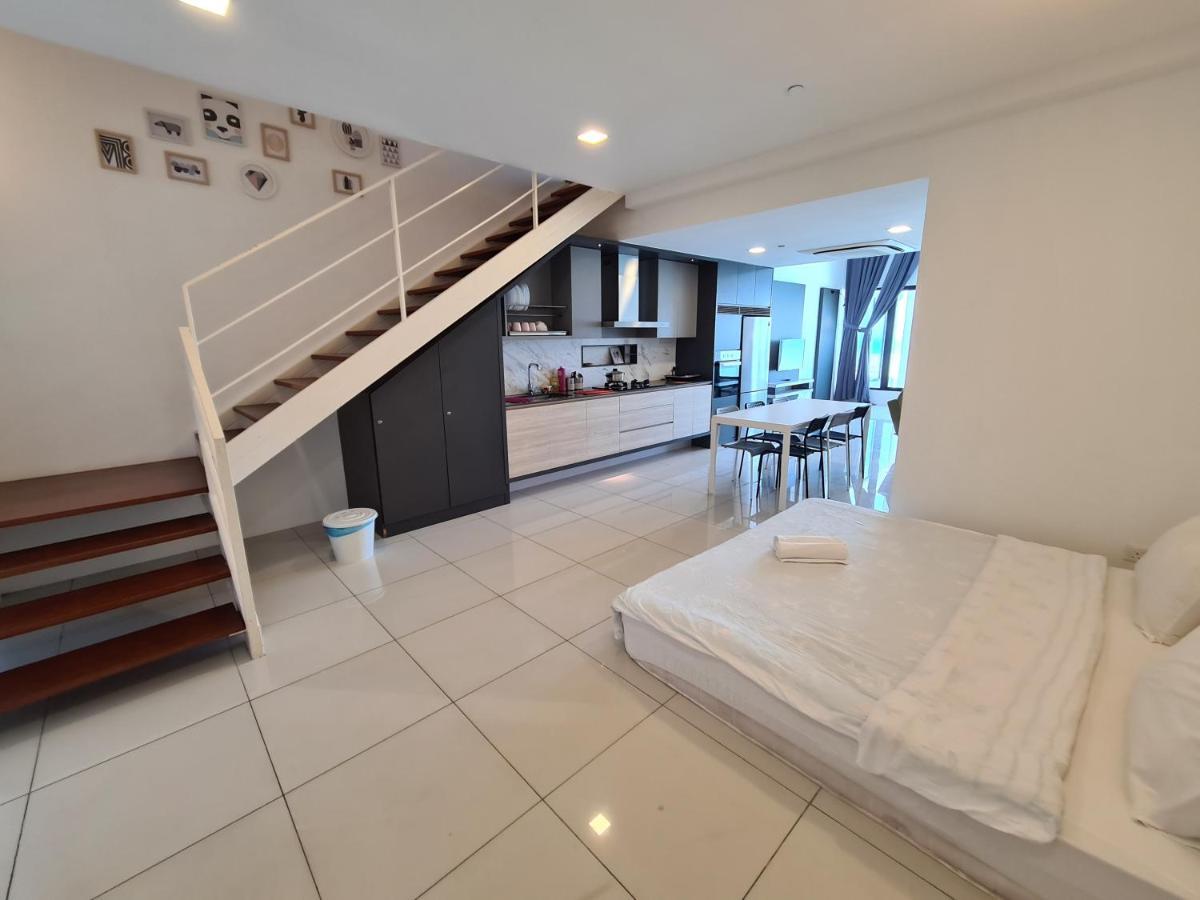 Sunrise Gurney Premium Executive City/Seafront Suite - Penang George Town Bagian luar foto