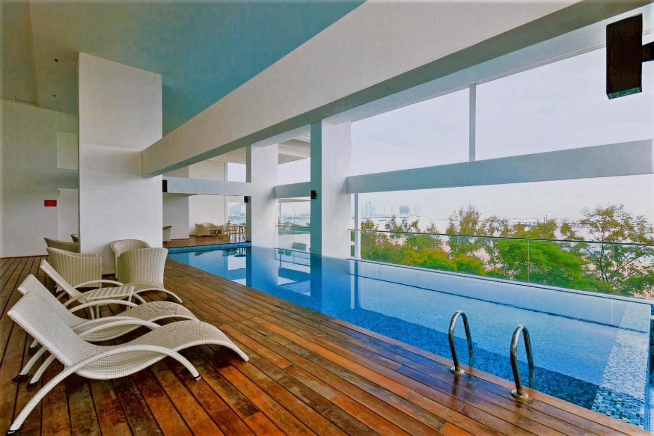 Sunrise Gurney Premium Executive City/Seafront Suite - Penang George Town Bagian luar foto