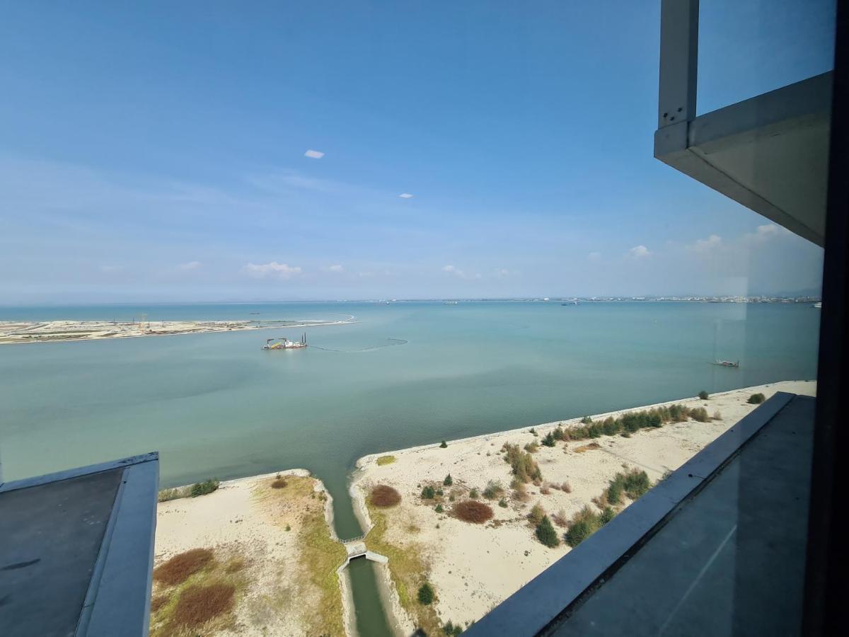 Sunrise Gurney Premium Executive City/Seafront Suite - Penang George Town Bagian luar foto
