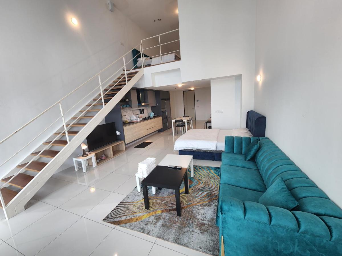 Sunrise Gurney Premium Executive City/Seafront Suite - Penang George Town Bagian luar foto