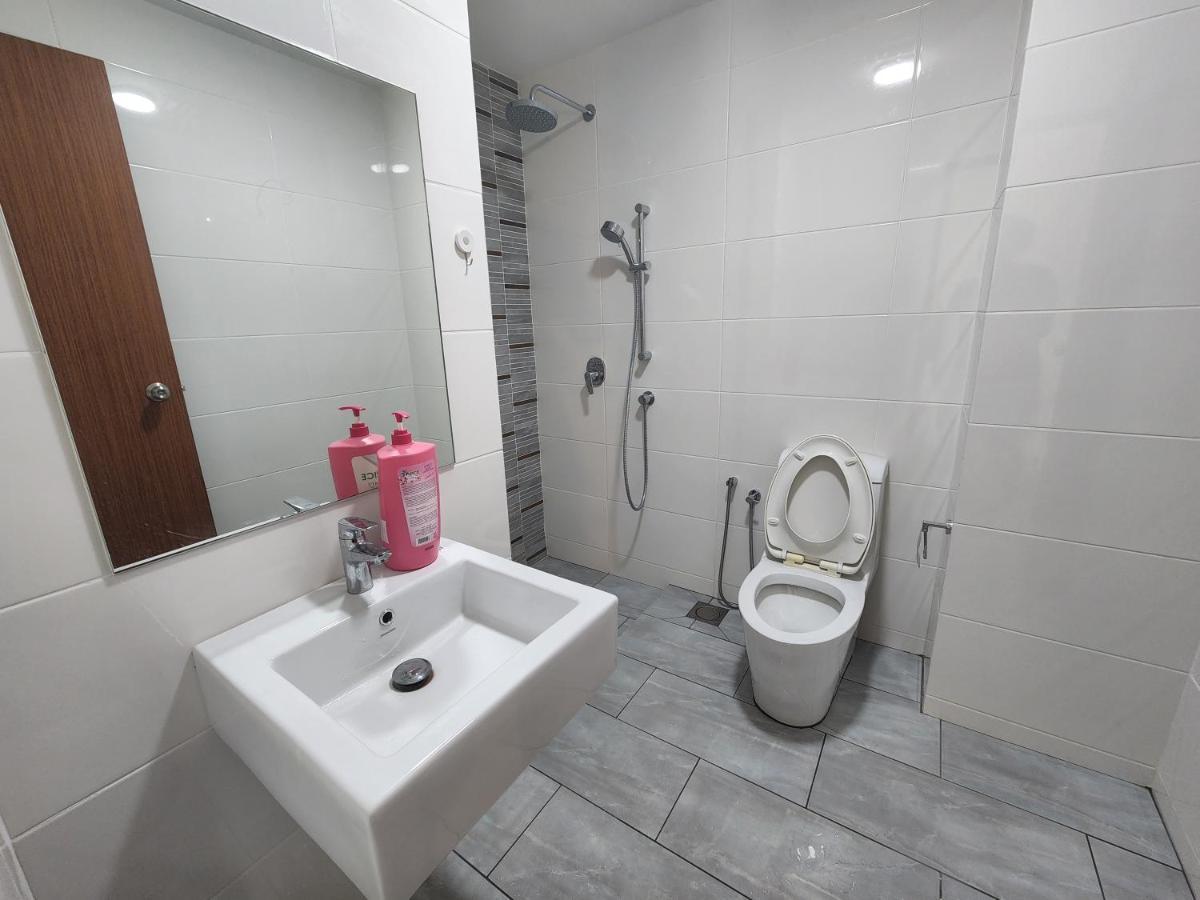 Sunrise Gurney Premium Executive City/Seafront Suite - Penang George Town Bagian luar foto