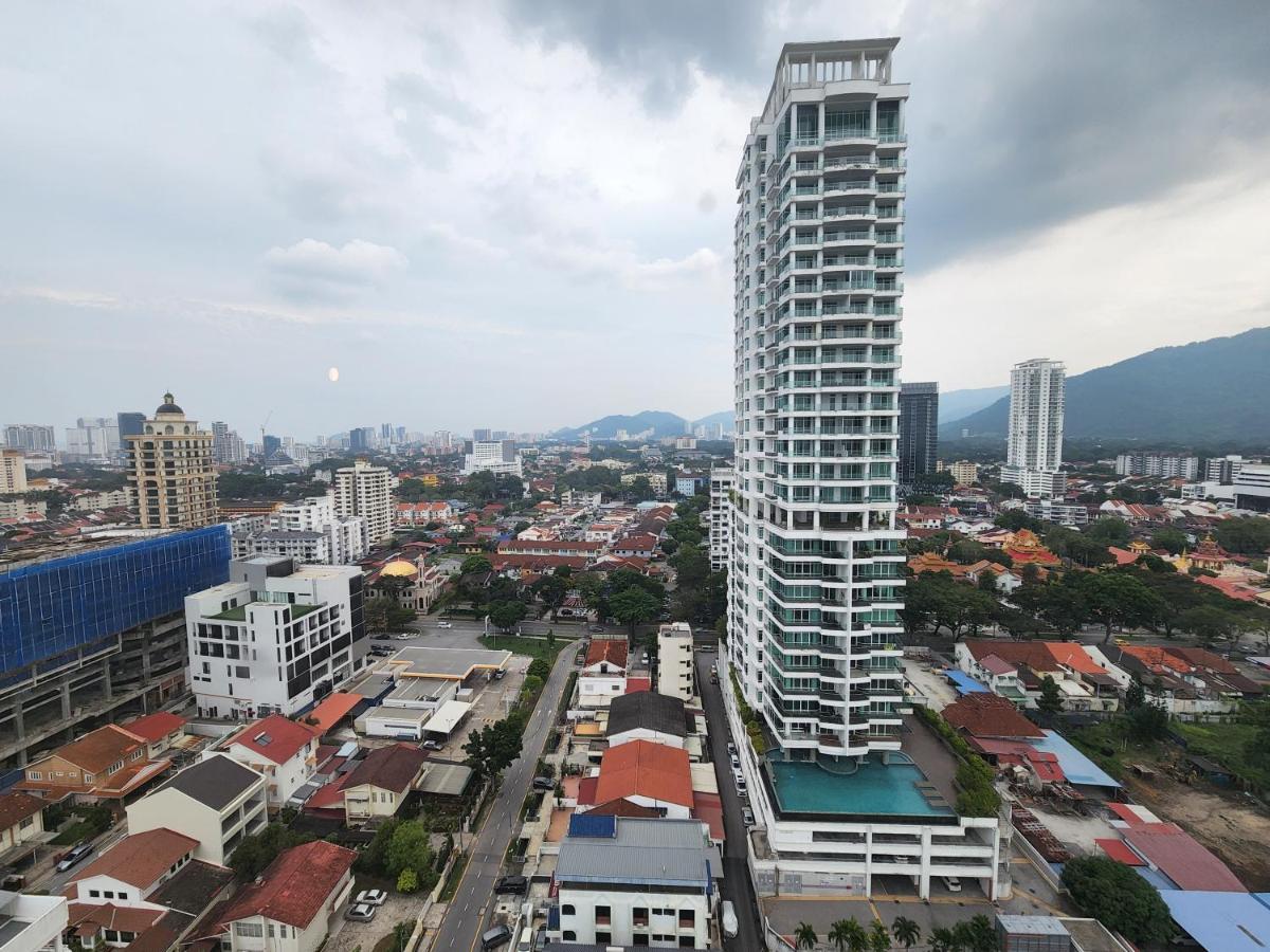 Sunrise Gurney Premium Executive City/Seafront Suite - Penang George Town Bagian luar foto